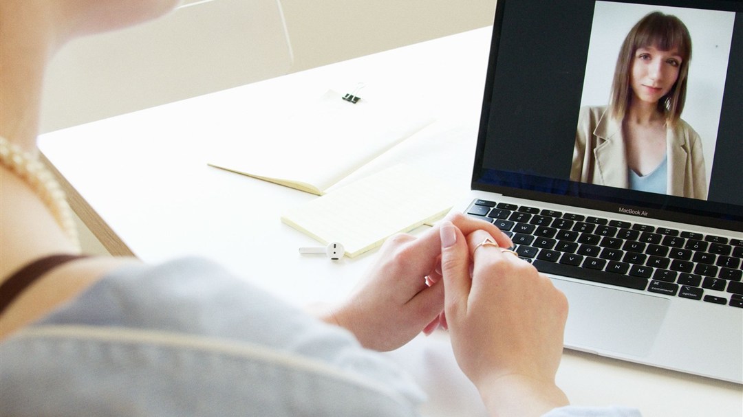 Phỏng vấn trực tuyến qua video call xin việc diện Tokutei